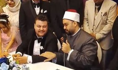 بعد 21 عامًا من أبو علي.. طارق عصام يحتفل بزفافه