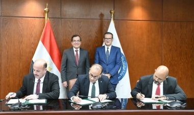 بحضور «الملا».. توقيع اتفاقيتين للخدمات الاستكشافية والإنتاجية