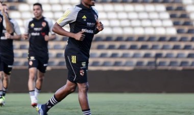 بيرسي تاو:  جاهز لمباراة مازيمبي.. وأي لاعب يختاره المدرب سيقدم أفضل ما لديه