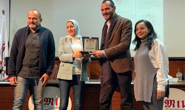 جامعة مصر تكرم الإعلامي خالد ديوان