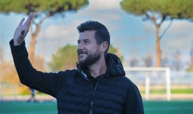 «ديميتري لوبوف» مديرا فنيا للكرة النسائية بالأهلي.. وتحديد موعد اختبارات الفريق