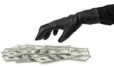 ضبط  فني إنترنت سرق 6 آلاف دولار و130 ألف جنيه من أسرة بمدينة السلام