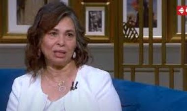 لبنى ونس: «طليقي سافر وسابني سنتين أنا وبنته عشان الفلوس»