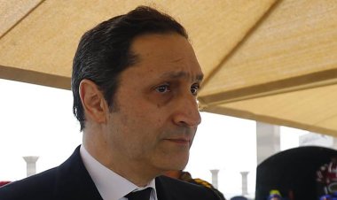 «هل صارت في طريقها إلى الزوال؟».. علاء مبارك يتحدث عن أزمات الصحافة الورقية