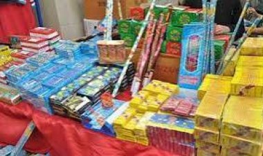 القبض على سائق بحوزته 43 ألف قطعة ألعاب نارية بالنزهة 