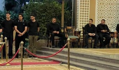 تامر حسني ورامي صبري وتامر عاشور يشاركون في عزاء الموزع طارق توكل