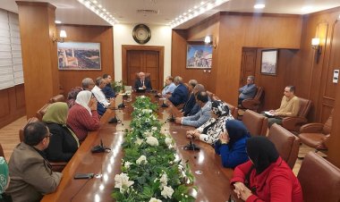 محافظ بورسعيد يتابع سير امتحانات المرحلة الإعدادية