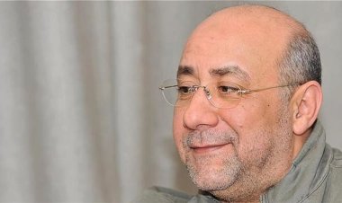 بهاء الدين محمد يطلب الدعاء لزوجته بعد دخولها غرفة العمليات