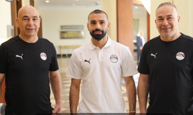 جلسة حاسمة بين صلاح وحسام حسن قبل معسكر المنتخب