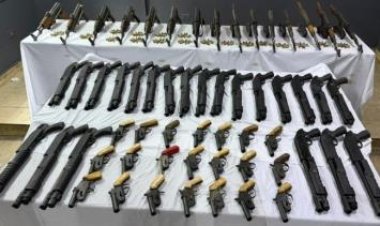 اقتحام بؤر إجرامية فى المحافظات.. مصرع عنصرين شديدي الخطورة بالأقصر وضبط مخدرات وأسلحة بـ 71 مليون جنيه 