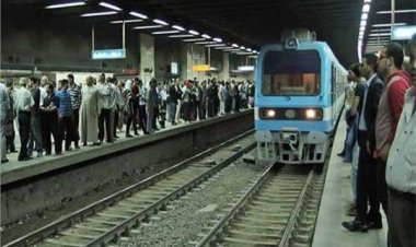 شخص يقفز أمام المترو بمحطة جمال عبدالناصر