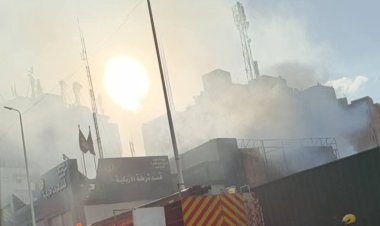 ماس كهربائي وراء  حريق محدود بواجهة قسم الأزبكية  دون إصابات