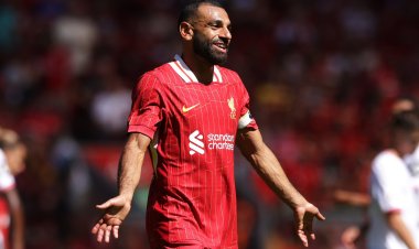 أيام تفصله عن قرار الرحيل.. صلاح يحرج إدارة ليفربول بسبب التجديد