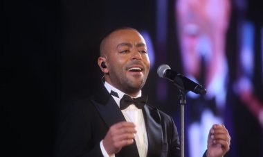 «بالزغاريط والهتافات» الجمهور يحتفل بتامر عاشور بمهرجان الموسيقى العربية