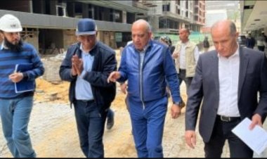 وزير قطاع الأعمال يستعرض مشروعات التطوير العقارى بشركات القطاع