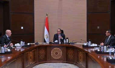 رئيس الوزراء يتابع مشروع تطوير وتوسعة طريق الكورنيش بالإسكندرية