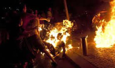 عاطل يشعل النار في سائق بكرداسة وآخر يطعن زميله بالحوامدية 