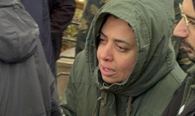 " مش قادرة تمشي"..  لحظات انهيار نشوى مصطفى في جنازة زوجها "صور"