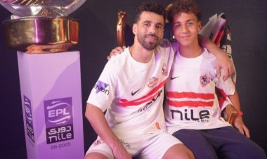 بقميص الزمالك.. عبدالله السعيد يحتفل بعيد ميلاد نجله آدم