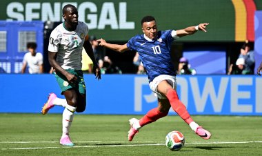 مبابي يقود فرنسا للفوز على السنغال بثلاثية في كأس العالم