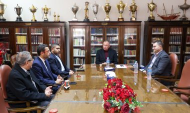 الأهلي يُقيم تمثالًا للعامري فاروق بمقر الجزيرة.. ويطلق اسمه على المبنى الإداري الرئيسي