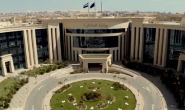 الداخلية  عن ادعاء إحدى الفنانات احتجازها داخل وحدة مرور: " مطلوبة للتنفيذ عليها في أحكام قضائية"