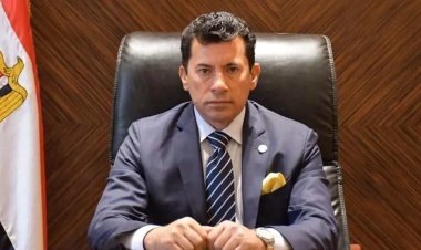 وزير الرياضة يكشف كواليس اجتماعه مع زيزو