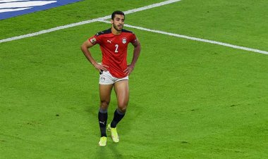 خالد الغندور يكشف سبب أزمة محمد عبدالمنعم مع جهاز منتخب مصر