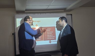 أحمد فلوكس يدرس في أكاديمية بحرية للعلوم والتكنولوجيا