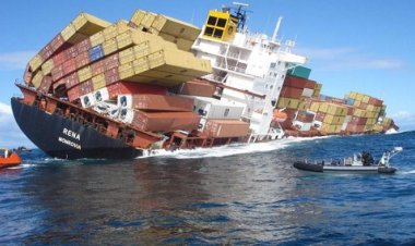 كارثة بحرية في تركيا: غرق سفينة شحن ومحاولات للبحث عن طاقمها