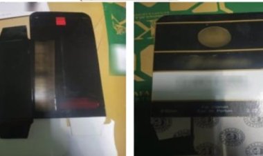 ضبط 56 ألف عبوة كرتونية لعطور عالمية مقلدة داخل مطبعة في السلام 