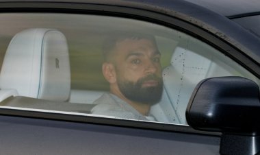 محمد صلاح يُمنع من القيادة 6 أشهر في إنجلترا بسبب سيارة رولز رويس بـ400 ألف إسترليني