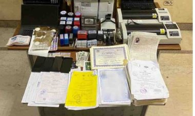 ضبط كيان تعليمي دون ترخيص لتزوير المحررات الرسمية وترويجها في عابدين 