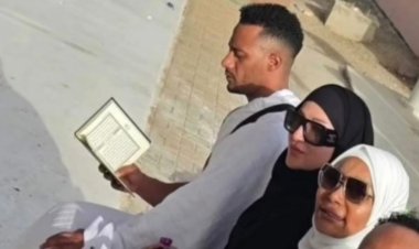 بالصور.. محمد رمضان يؤدي مناسك الحج برفقة زوجته وشقيقيه محمود وإيمان