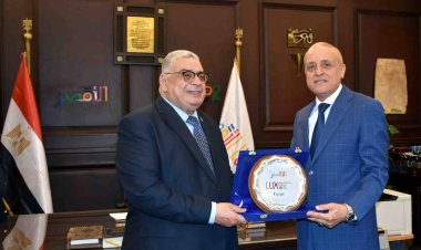 في إطار توجيهات الرئيس السيسي.. افتتاح مأمورية الشهر العقاري بإسنا بعد تطويرها وميكنتها بالكامل لتيسير الخدمات للمواطنين