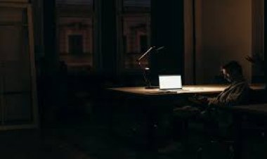 «في السهر سم قاتل».. أمراض تُهدد العاملين في «الشيفتات» الليلية