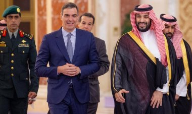 رئيس وزراء مملكة إسبانيا يغادر جدة