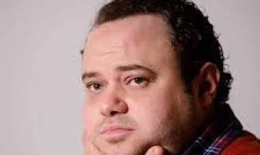 الفنان مدحت تيخا يتهم المنتج عوض ماهر بتحرير شيك دون رصيد