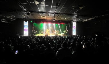 هلا رشدي تحيي حفلًا كامل العدد بساقية الصاوي