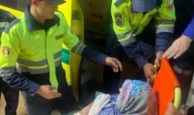 أمن القاهرة ينقل سيدة غير قادرة على الحركة للمستشفى بالشرابية 