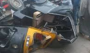 مصرع 5 من أسرة واحدة في حادث مروع بالصف 