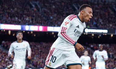 ريال مدريد يحسم الكلاسيكو ويكبد برشلونة خسارته الأولى بالدوري الإسباني