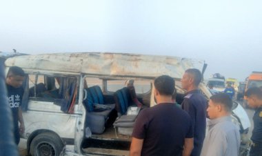 مصرع شخصين وإصابة 12 آخرين في انقلاب ميكروباص بطريق أسيوط الغربي