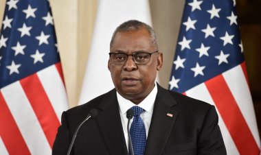 بقيمة 300 مليون دولار.. وزير الدفاع الأمريكي يعلن تقديم مساعدات عسكرية لأوكرانيا