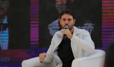 أحمد عز : حققت حلمي بفضل دعوات والدتي.. وممتن لفرصتي مع إيناس الدغيدي