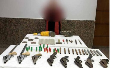 ضبط عامل لإدارته ورشة لتصنيع الأسلحة النارية دون ترخيص بالفيوم 