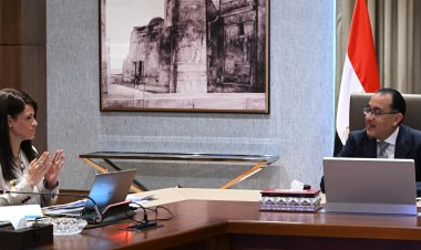 رئيس الوزراء يلتقي بوزيرة التعاون الدولي لمتابعة ملفات العمل