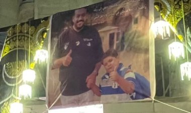 صورة إسماعيل الليثي وابنه ضاضا تتصدرعزاء المطرب الراحل في إمبابة