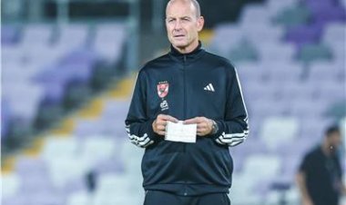 توروب يعلن قائمة الأهلي لمباراة يانج أفريكانز في دوري الأبطال