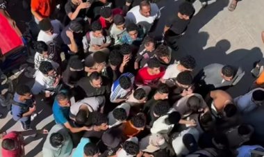 على طريقة البلوجر الشاذلي.. تكدس كبير بمحيط محل ملابس يبيع بأسعار مخفضة|صور